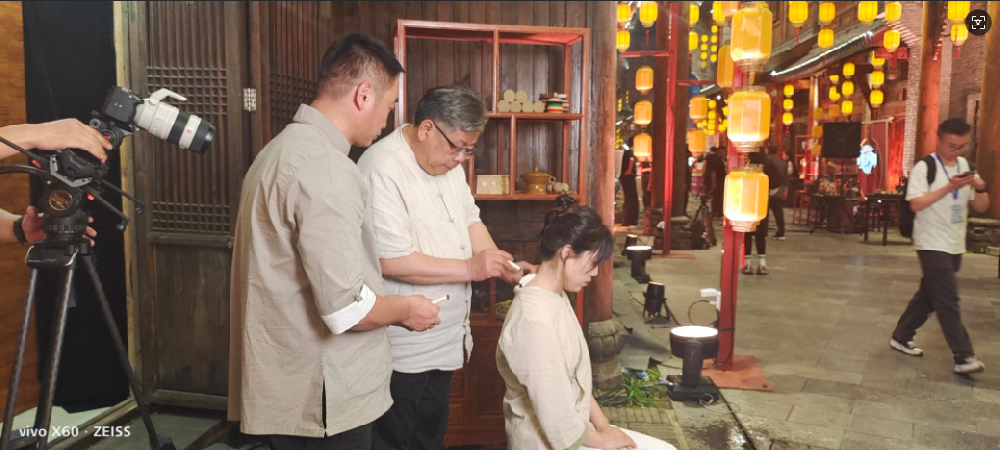 药艾相融惠民生！蕲春艾灸进驻药店 大明古艾艾公馆打造便民康养新范式